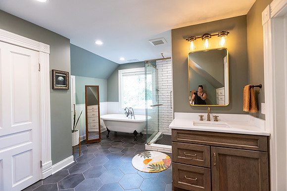 LeeMasterBathroom-103