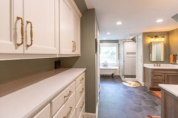 LeeMasterBathroom-112