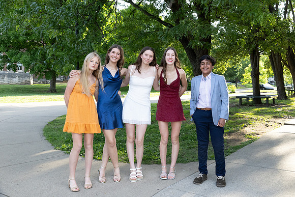 Maya&Friends8thgradedance-105