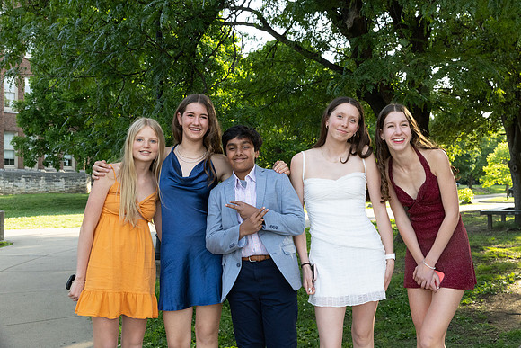 Maya&Friends8thgradedance-121