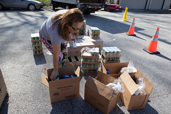 2022foodpantry-102