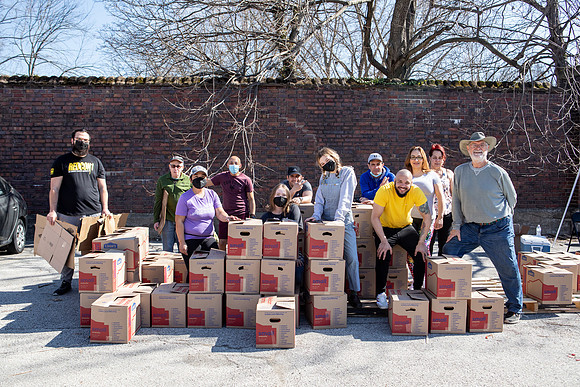 2022foodpantry-106