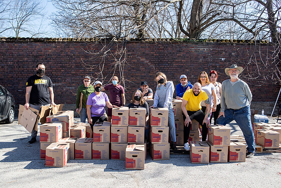 2022foodpantry-107