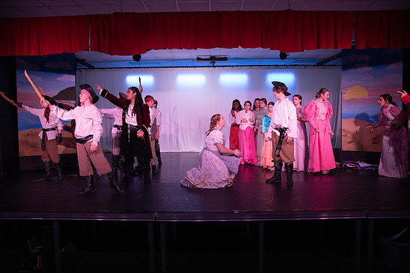PiratesofPenzance-201