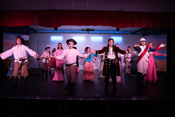 PiratesofPenzance-205