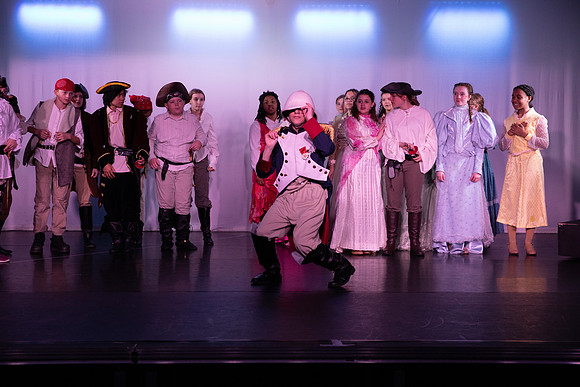 PiratesofPenzance-374
