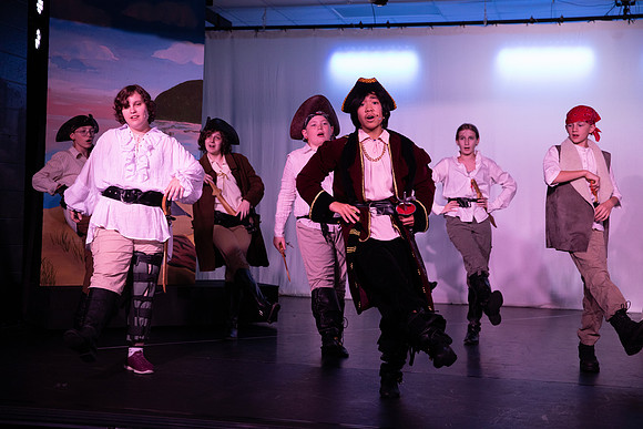 PiratesofPenzance-395