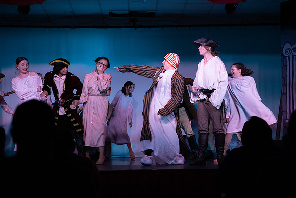 PiratesofPenzance-465