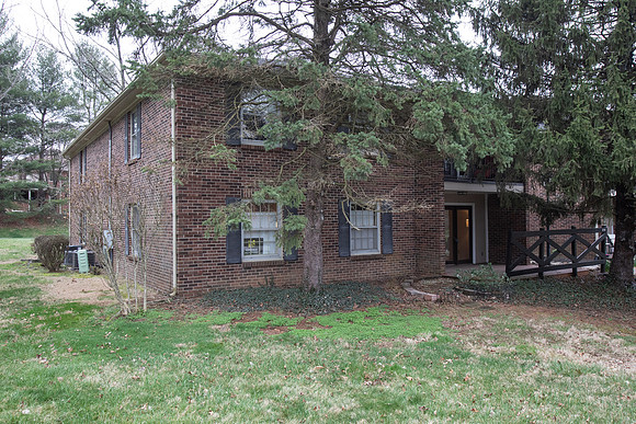 Gunston125