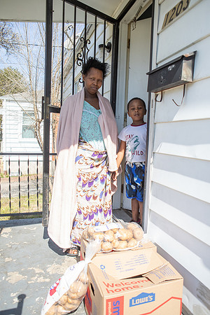 2022foodpantry-147