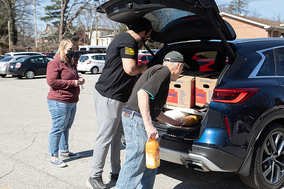 2022foodpantry-120